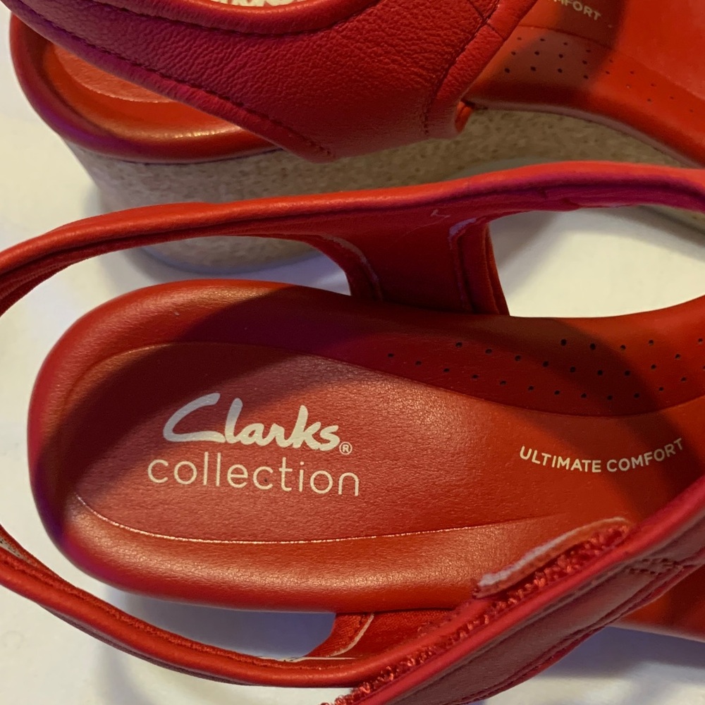 Clarks Women's Bold Red Sandals - Picture 3 of 8